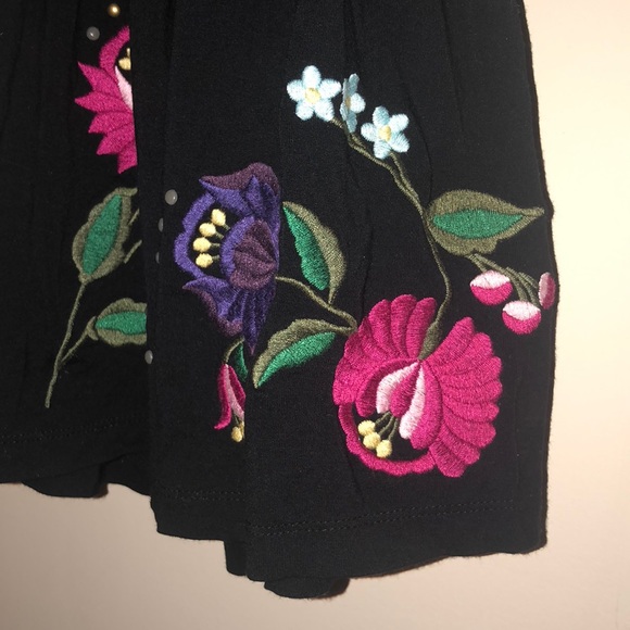 Floral Halter Top - Picture 2 of 2